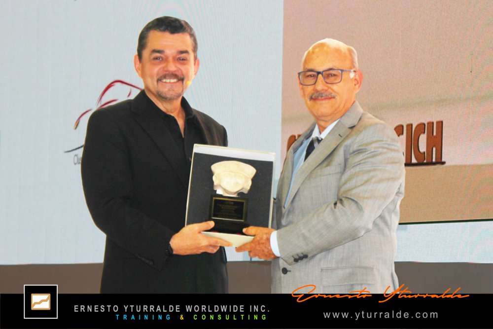 Reconocimiento a la Excelencia: Ernesto Yturralde